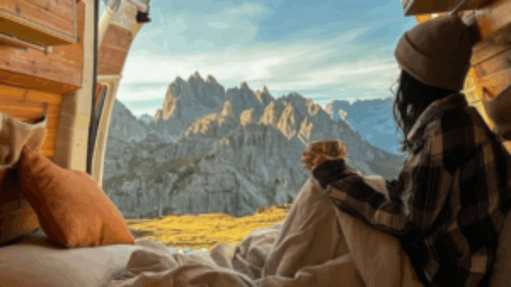 Výhľad z obytnej dodávky od purecampers na Dolomity